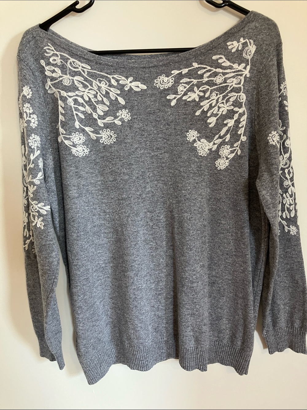 Off-the-Shoulder Gray Sweater with White Floral Embroidery